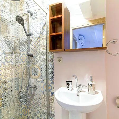 Convenient Studio Flat In Beyoglu